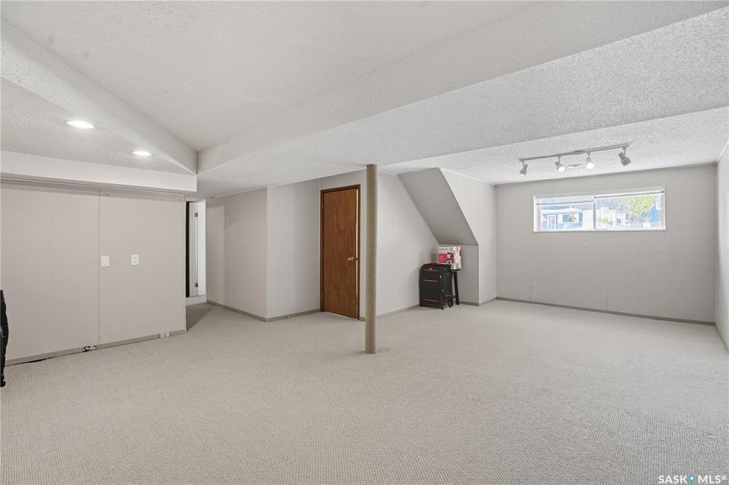 林与唐地产OPEN HOUSE, 10月11日周六2-4pm, East College Park独立屋 · 337 Brock Cres - 8